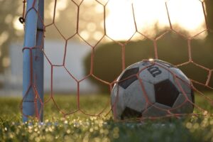 Selectie van voetbaldoelen in verschillende formaten en uitvoeringen voor volwassenen en kinderen
